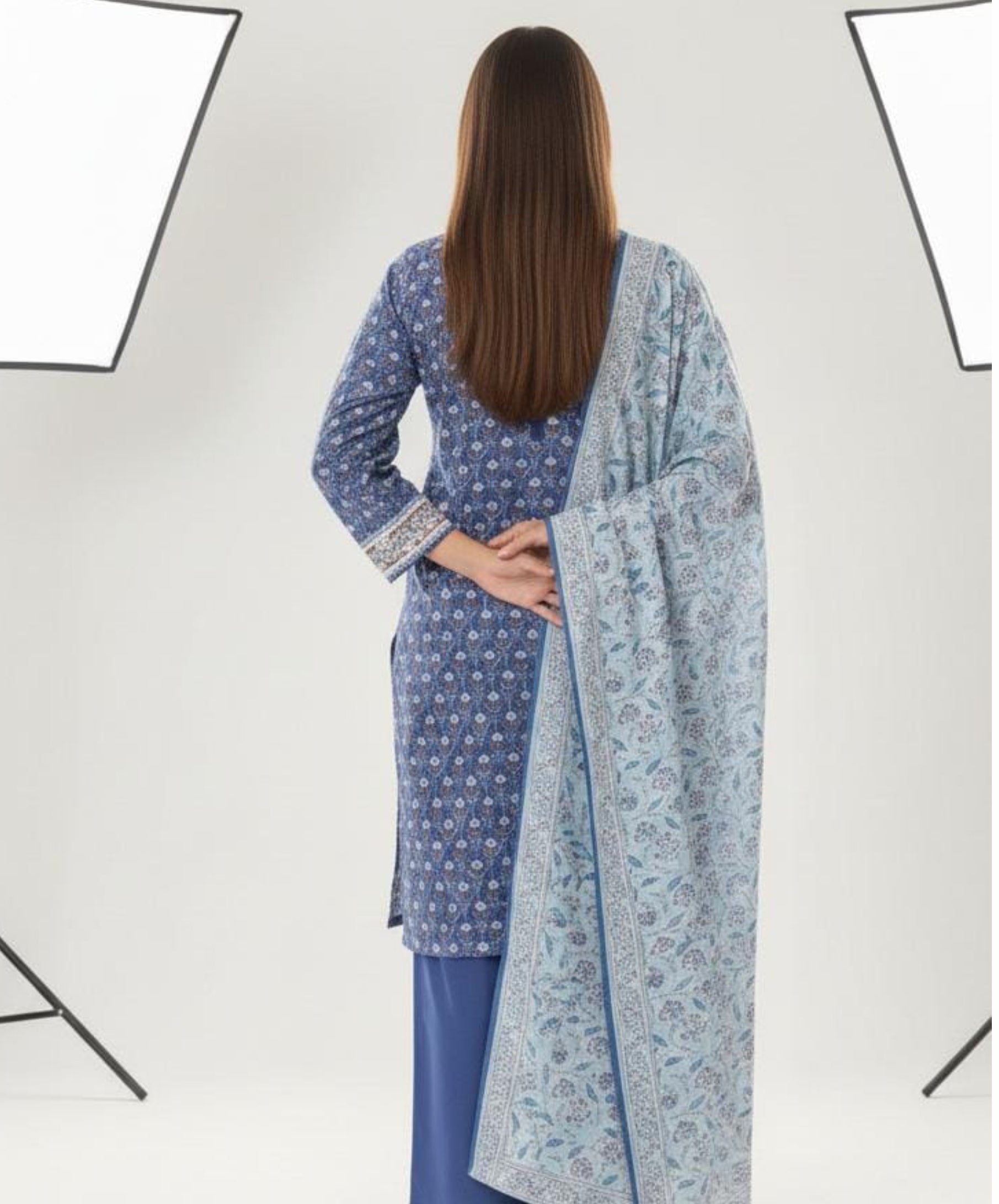 Orient Classic Lawn Collection 3 Piece Suit – Blue Printed (Unstitched)